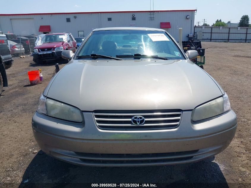 1999 Toyota Camry Le VIN: JT2BG22K5X0376825 Lot: 39959528