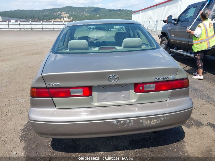 1999 Toyota Camry Le VIN: JT2BG22K5X0376825 Lot: 39959528