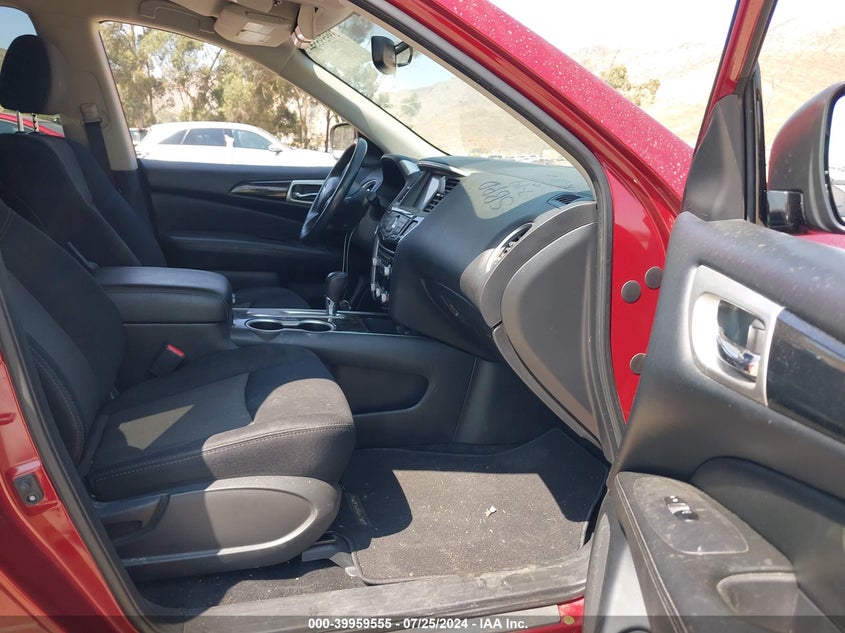 VIN 5N1DR2MN5JC679218 2018 NISSAN PATHFINDER SV