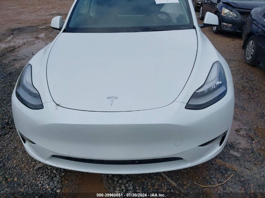 2022 Tesla Model Y Long Range Dual Motor All-Wheel Drive VIN: 7SAYGDEE7NF567781 Lot: 39960851