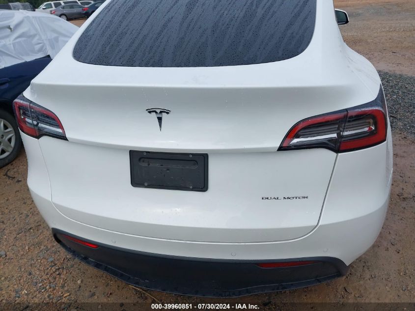 2022 Tesla Model Y Long Range Dual Motor All-Wheel Drive VIN: 7SAYGDEE7NF567781 Lot: 39960851