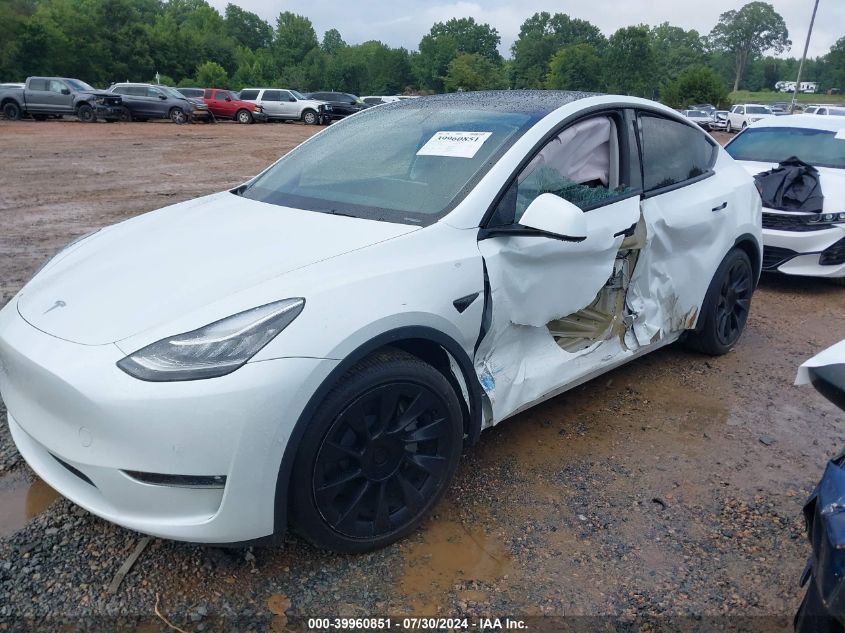 7SAYGDEE7NF567781 2022 TESLA MODEL Y - Image 2