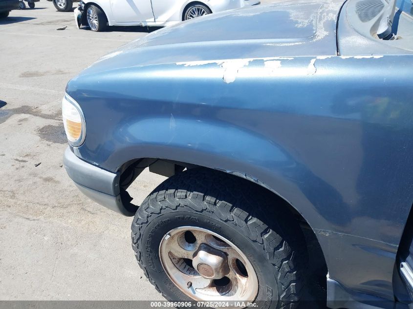 2000 Ford Explorer Xlt VIN: 1FMDU73E2YUA45835 Lot: 39960906