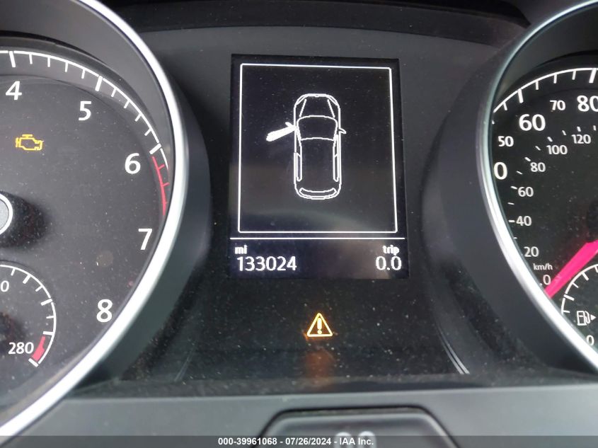 2017 Volkswagen Golf Tsi S 4-Door/Tsi Se 4-Door/Tsi Sel 4-Door/Tsi Wolfsburg Edition 4-Door VIN: 3VW217AU8HM045869 Lot: 39961068