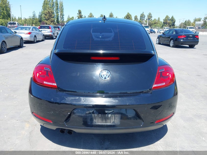 2015 VOLKSWAGEN BEETLE 1.8T CLASSIC - 3VWF17AT0FM612016