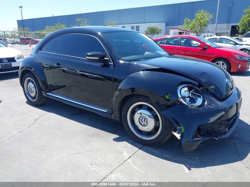 2015 VOLKSWAGEN BEETLE 1.8T CLASSIC - 3VWF17AT0FM612016
