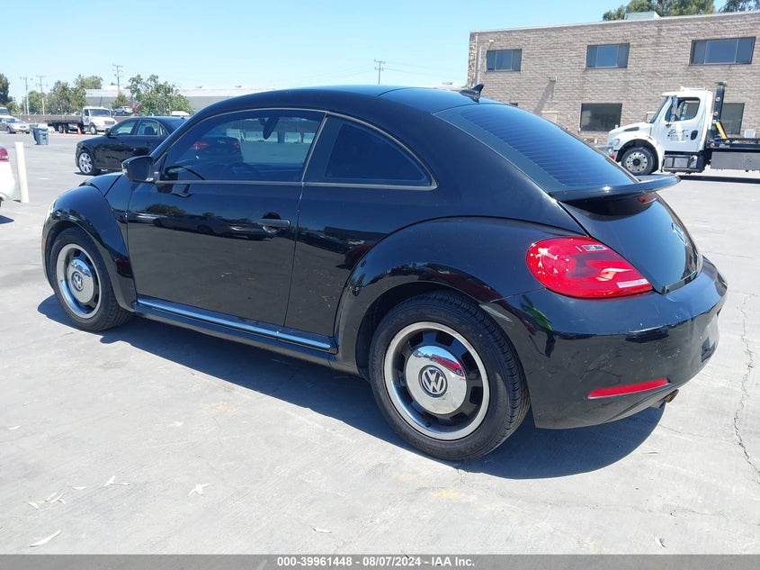 2015 VOLKSWAGEN BEETLE 1.8T CLASSIC - 3VWF17AT0FM612016