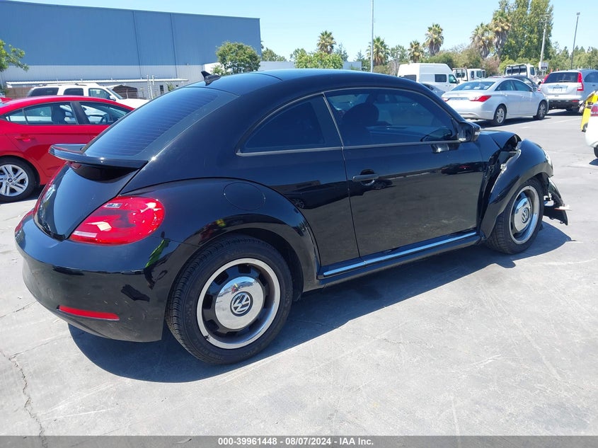 2015 VOLKSWAGEN BEETLE 1.8T CLASSIC - 3VWF17AT0FM612016