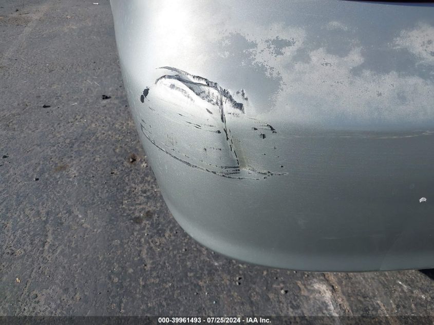 2004 Toyota Camry Le VIN: JTDBE32K840268780 Lot: 39961493