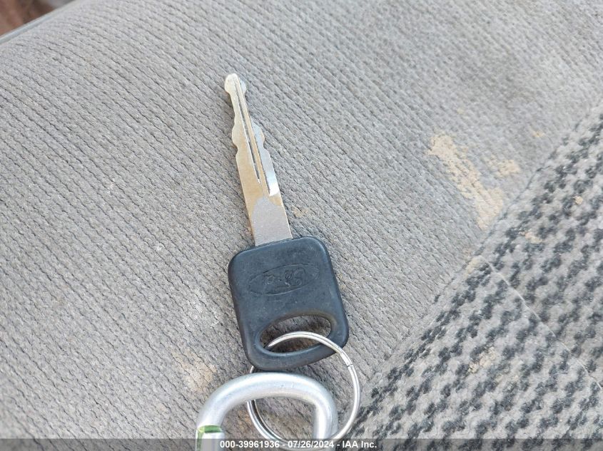 1998 Ford F-150 Standard/Xl/Xlt VIN: 1FTZF1826WKC38952 Lot: 39961936