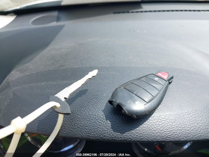 2011 Chrysler Town & Country Touring VIN: 2A4RR5DG5BR702819 Lot: 39962106