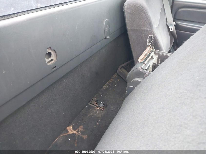 2000 GMC Sierra 1500 Sl VIN: 1GTEC14W8YZ345849 Lot: 39962509