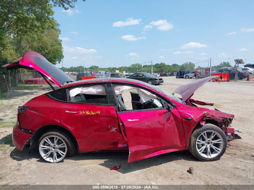 2024 Tesla Model Y Long Range Dual Motor All-Wheel Drive VIN: 7SAYGDEE3RF992226 Lot: 39963619