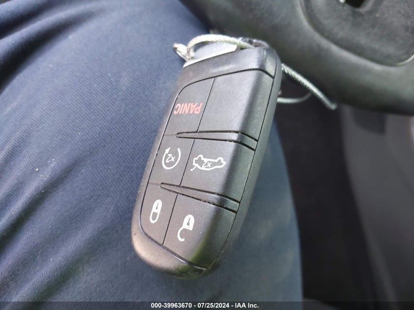 2015 Dodge Challenger R/T VIN: 2C3CDZAT2FH710007 Lot: 39963670