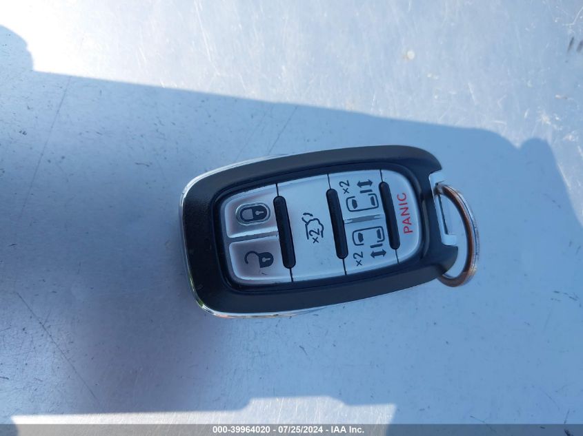 2017 Chrysler Pacifica Touring VIN: 2C4RC1DG2HR840553 Lot: 39964020