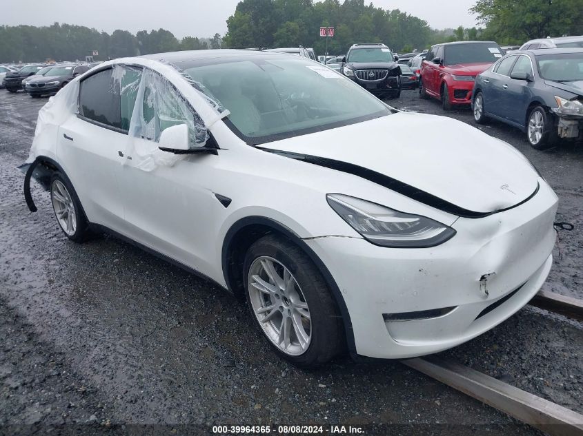 7SAYGAEE0NF382566 2022 TESLA MODEL Y - Image 1