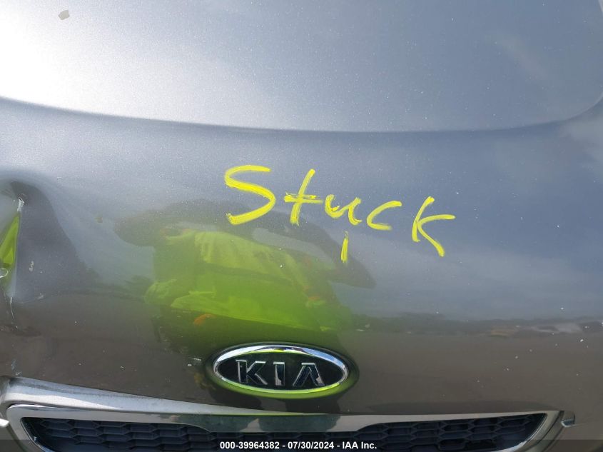 2011 Kia Soul + VIN: KNDJT2A27B7323768 Lot: 39964382