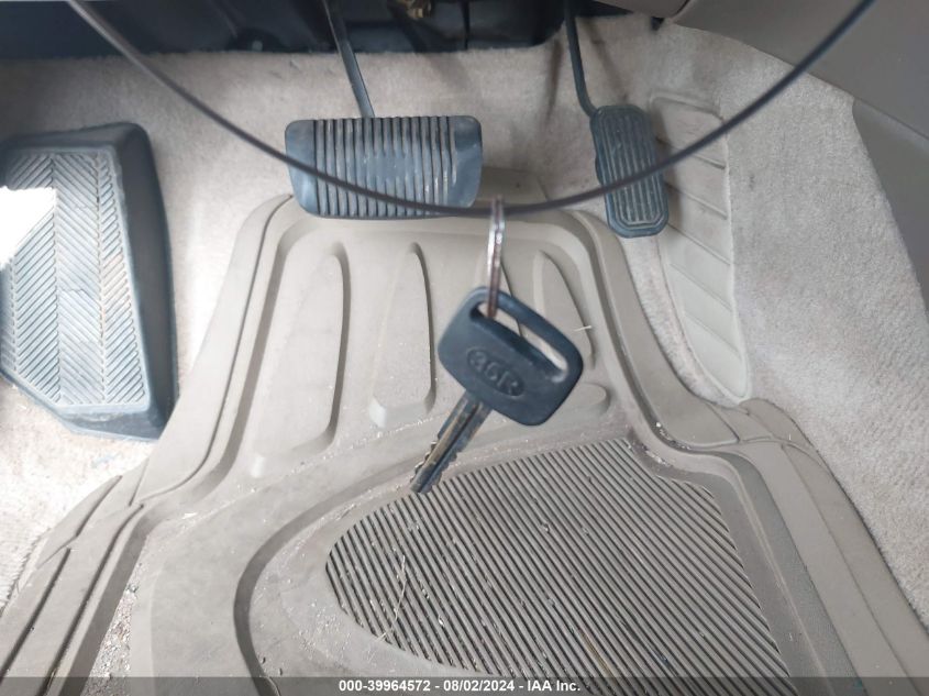 2000 Toyota Camry Ce/Le/Xle VIN: 4T1BG22K5YU682226 Lot: 39964572