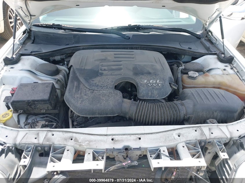 VIN 2C3CCAEG5HH564819 2017 CHRYSLER 300C