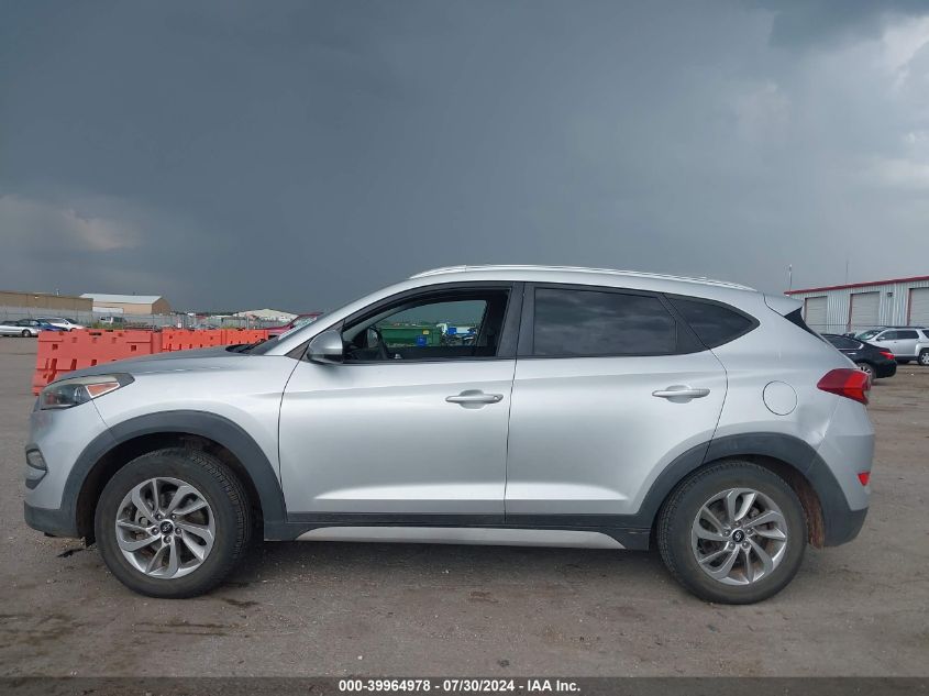 KM8J33A40JU643212 2018 Hyundai Tucson Sel