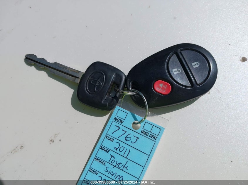 2011 Toyota Sienna Base V6 VIN: 5TDZK3DC7BS147763 Lot: 39965500