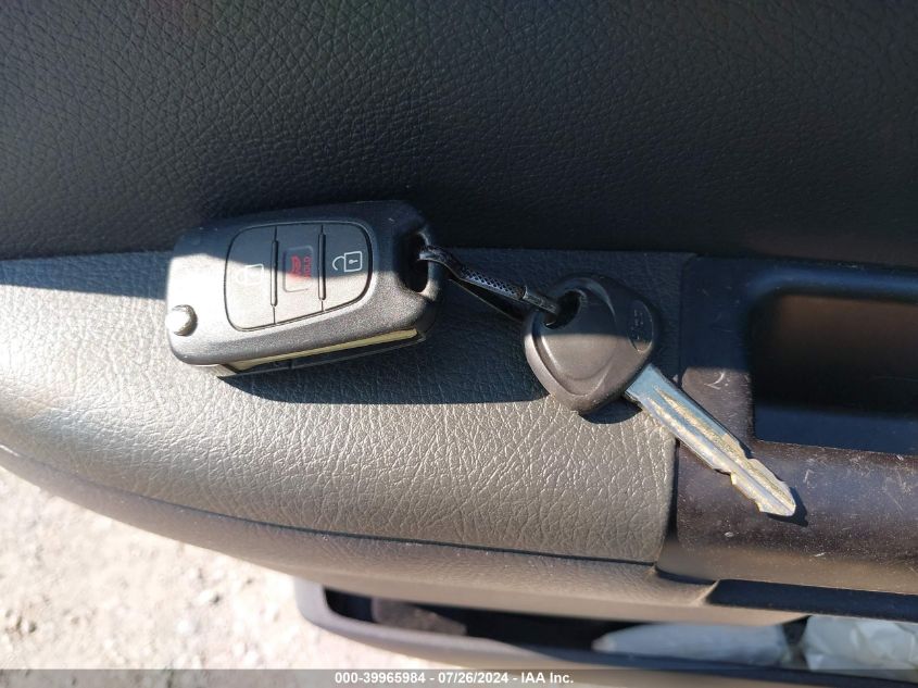 2011 Kia Soul + VIN: KNDJT2A22B7711295 Lot: 39965984