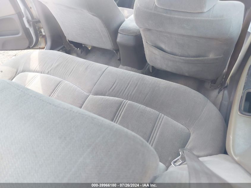 2000 Honda Accord 2.3 Lx VIN: 1HGCG6656YA045692 Lot: 39966180