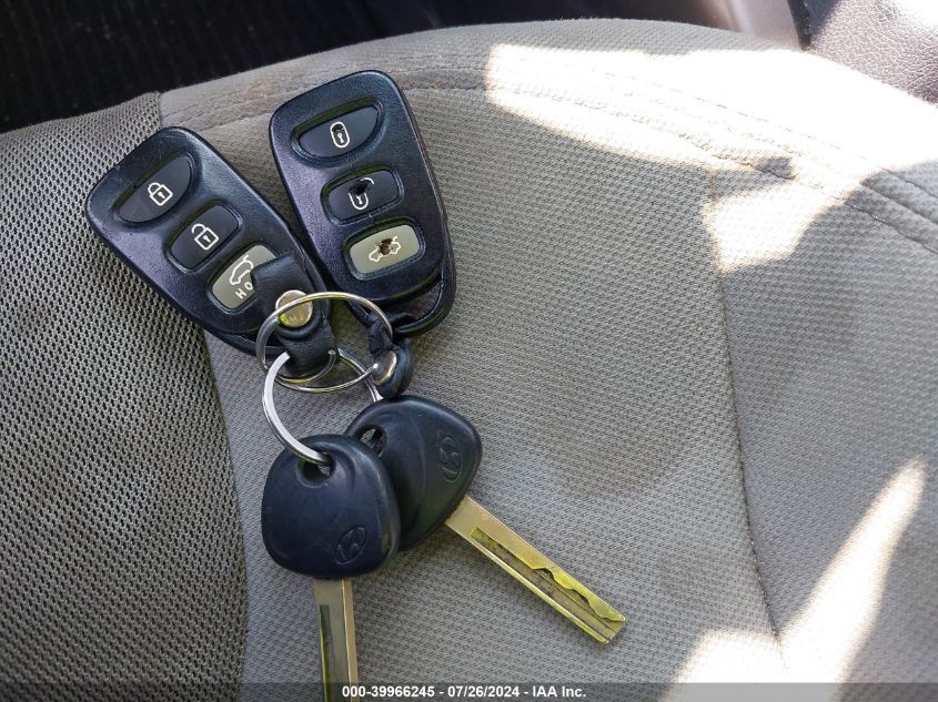 2012 Hyundai Veloster Base W/Gray VIN: KMHTC6AD3CU028232 Lot: 39966245