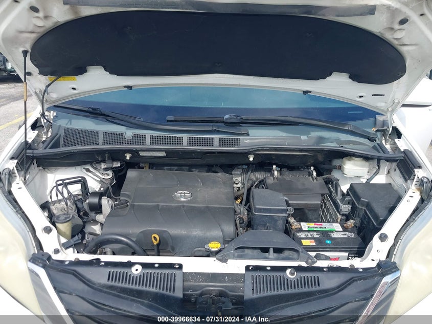 2011 Toyota Sienna Le V6 VIN: 5TDKK3DC6BS113072 Lot: 39966634