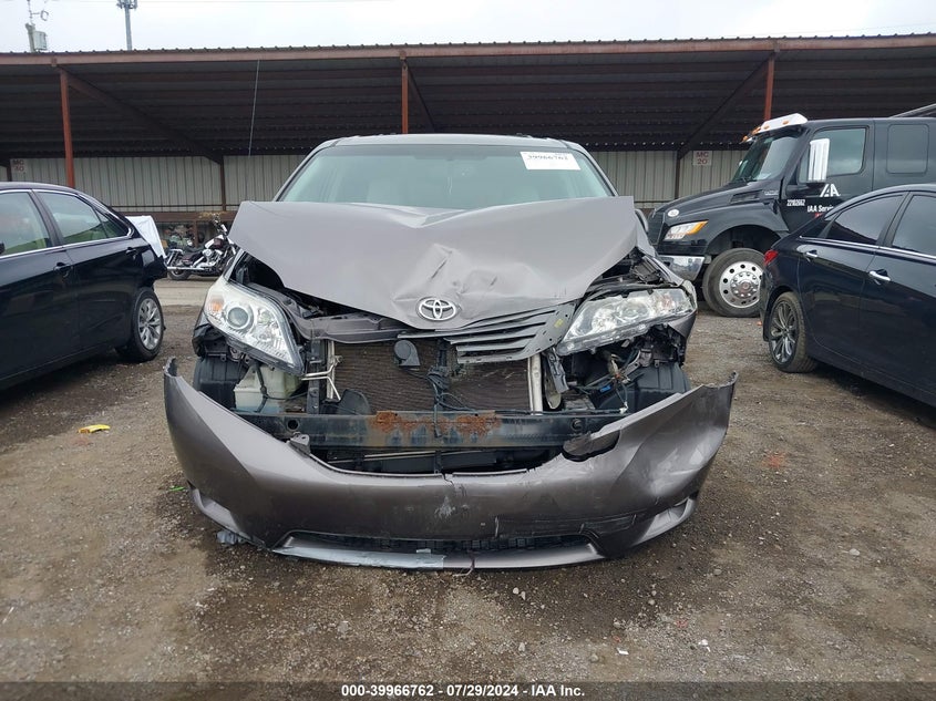 2013 Toyota Sienna Xle V6 8 Passenger VIN: 5TDYK3DC8DS325498 Lot: 39966762