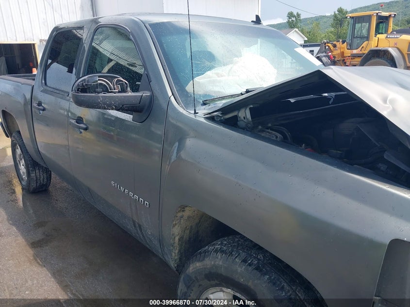 2011 Chevrolet Silverado 1500 Lt VIN: 3GCPKSE30BG294702 Lot: 39966870