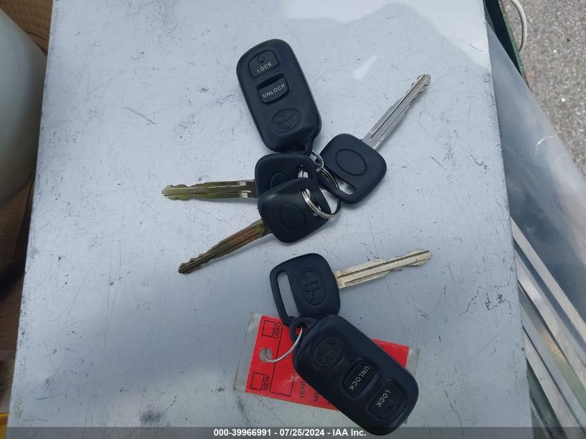 2000 Toyota Camry Le VIN: JT2BG22K0Y0398619 Lot: 39966991