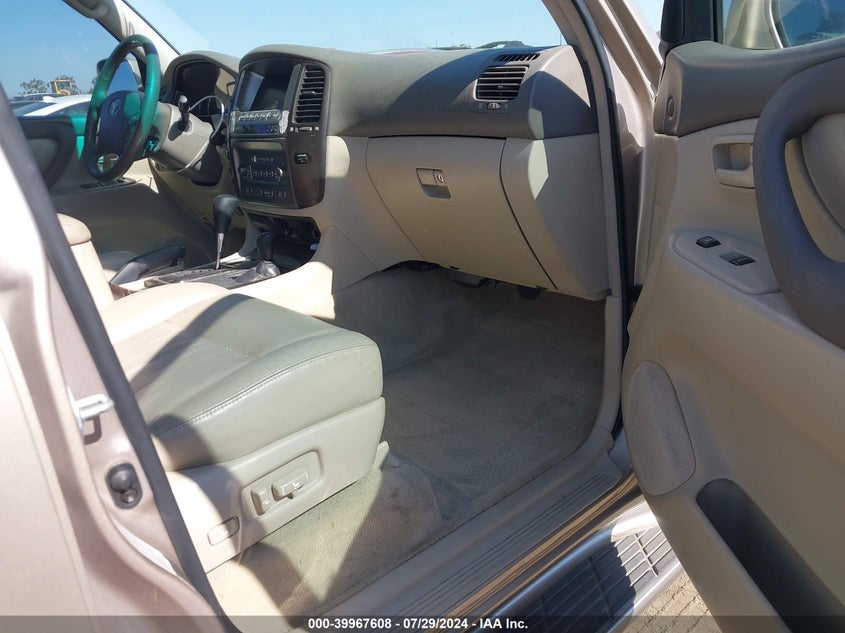 2005 Toyota Land Cruiser V8 VIN: JTEHT05JX52072567 Lot: 39967608