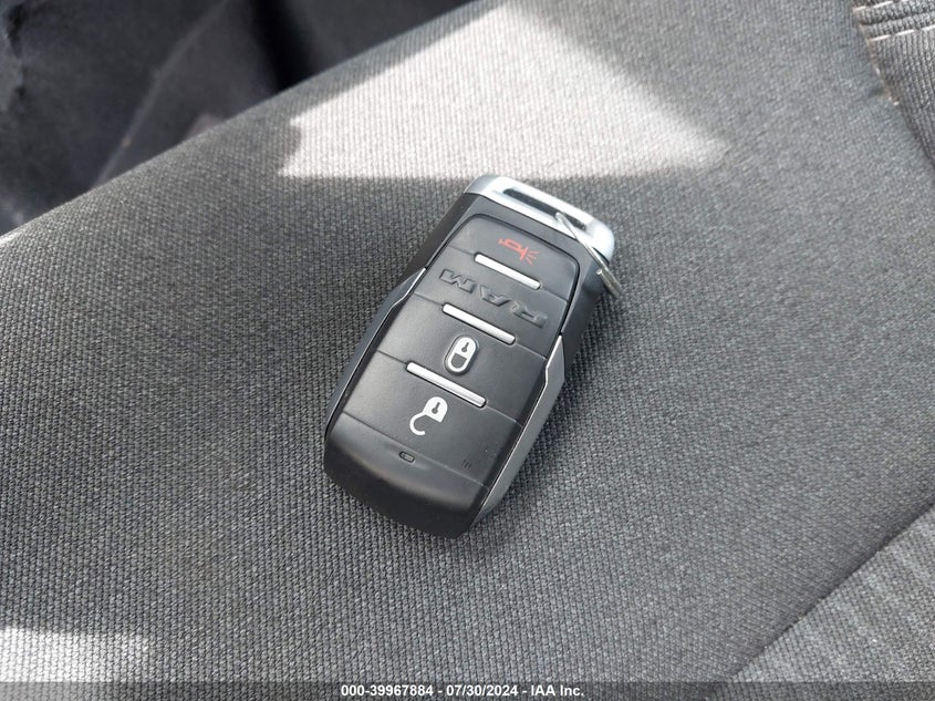 2022 Ram 1500 Big Horn Quad Cab 4X2 6'4 Box VIN: 1C6RREBT0NN354927 Lot: 39967884