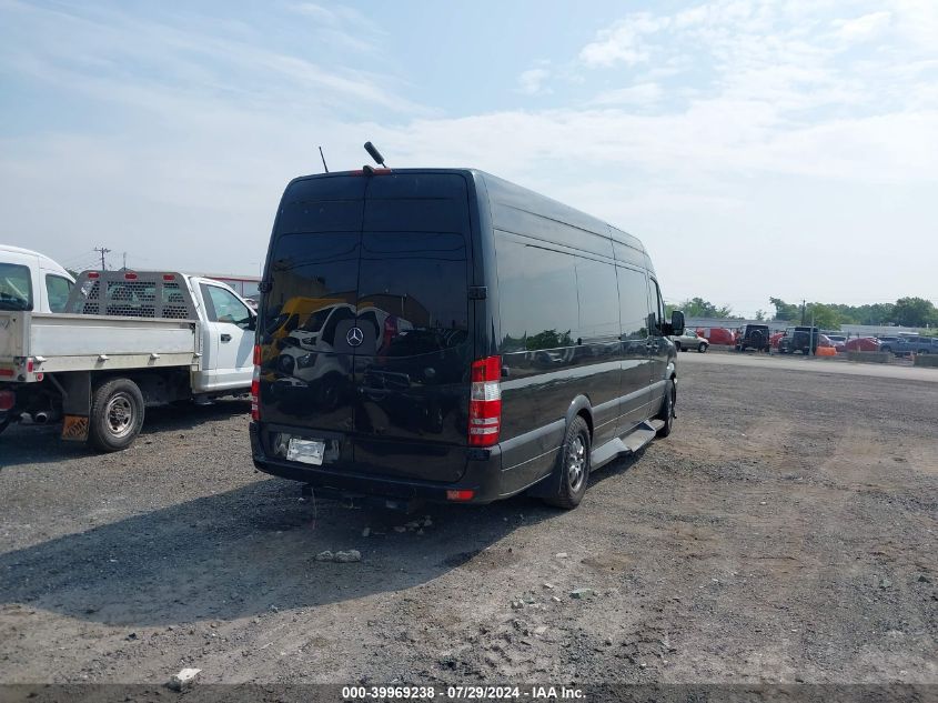 VIN WD3PE8CC4F5968208 2015 Mercedes-Benz Sprinter 2... no.4