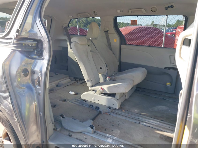 2012 Toyota Sienna Le VIN: 5TDKK3DC4CS268186 Lot: 39969311