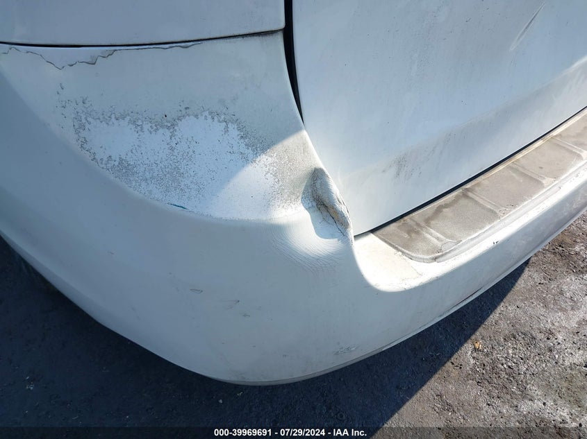 2011 Toyota Sienna Le VIN: 5TDKK3DC2BS035292 Lot: 39969691