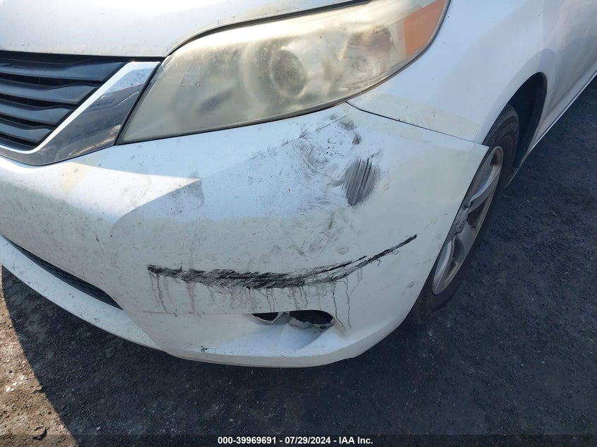 2011 Toyota Sienna Le VIN: 5TDKK3DC2BS035292 Lot: 39969691