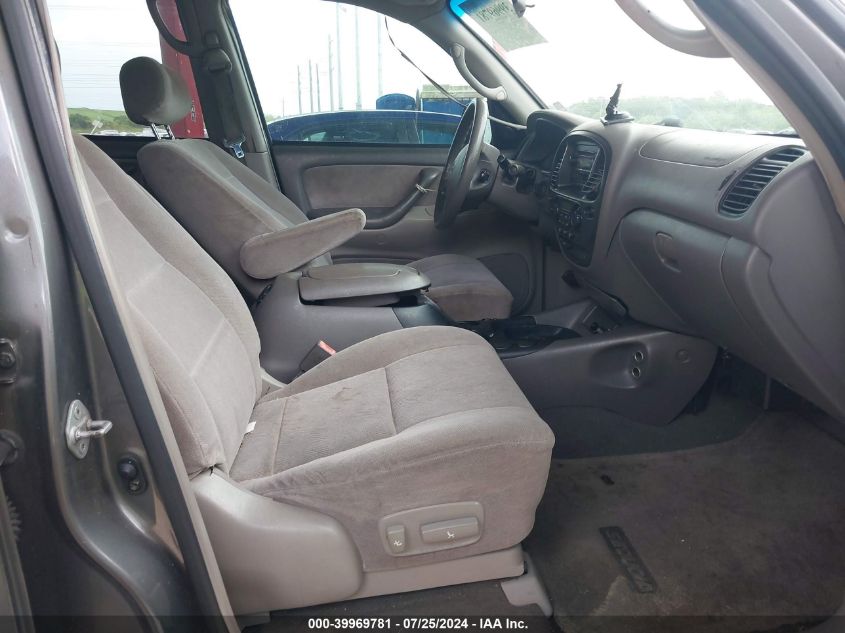 2004 Toyota Sequoia Sr5 V8 VIN: 5TDZT34A24S205678 Lot: 39969781