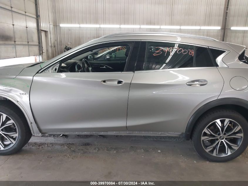 2017 Infiniti Qx30 Luxury VIN: SJKCH5CR8HA033702 Lot: 39970084