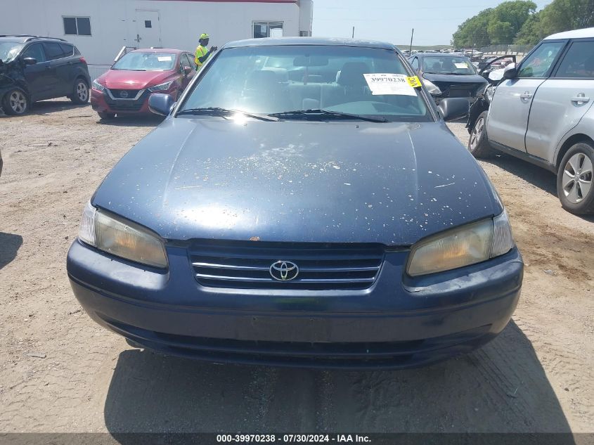 1999 Toyota Camry Le VIN: 4T1BG22K2XU489921 Lot: 39970238