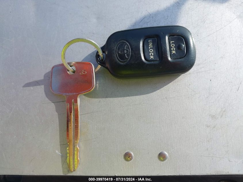 2000 Toyota Camry Le VIN: 4T1BG22K3YU684394 Lot: 39970419