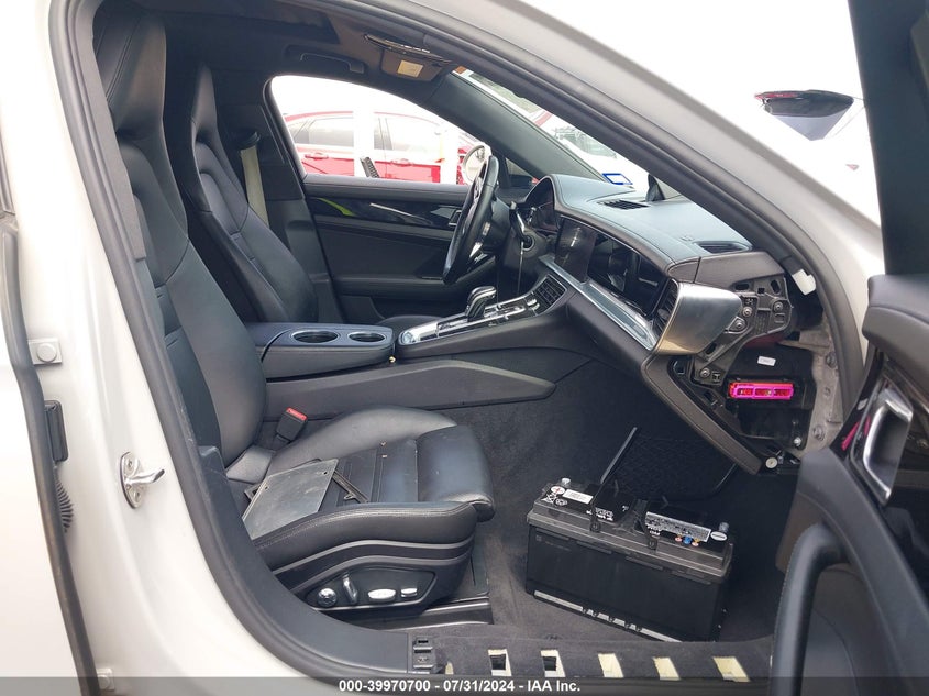 2017 PORSCHE PANAMERA 4 - WP0AA2A71HL100806