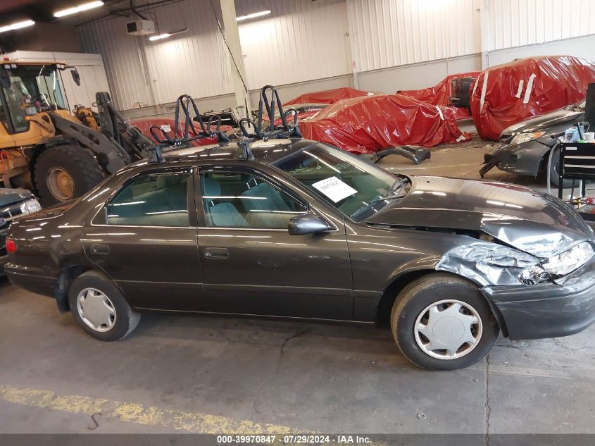 2000 Toyota Camry Ce/Le/Xle VIN: 4T1BG22K5YU986091 Lot: 39970847