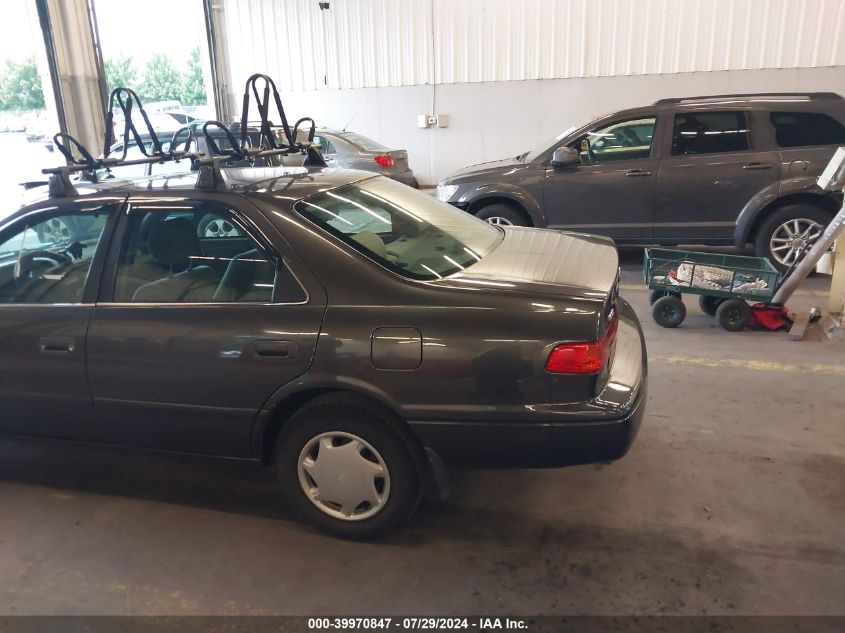 2000 Toyota Camry Ce/Le/Xle VIN: 4T1BG22K5YU986091 Lot: 39970847