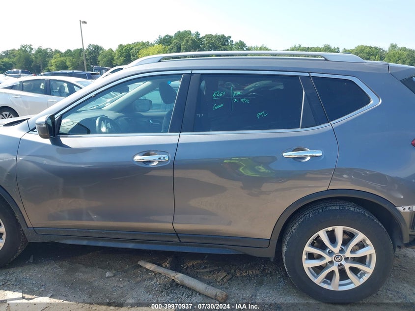 VIN 5N1AT2MV6KC758175 2019 NISSAN ROGUE SV
