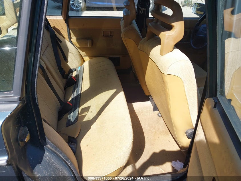 1990 Volvo 240 Dl VIN: YV1AA884XL1397409 Lot: 39971055