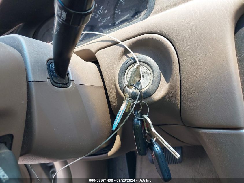 2000 Toyota Camry Le VIN: JT2BG22K7Y0455785 Lot: 39971490