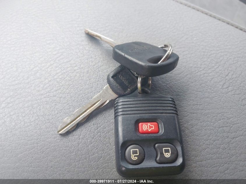 2004 Ford Expedition Xlt VIN: 1FMRU15W14LA33250 Lot: 39971911