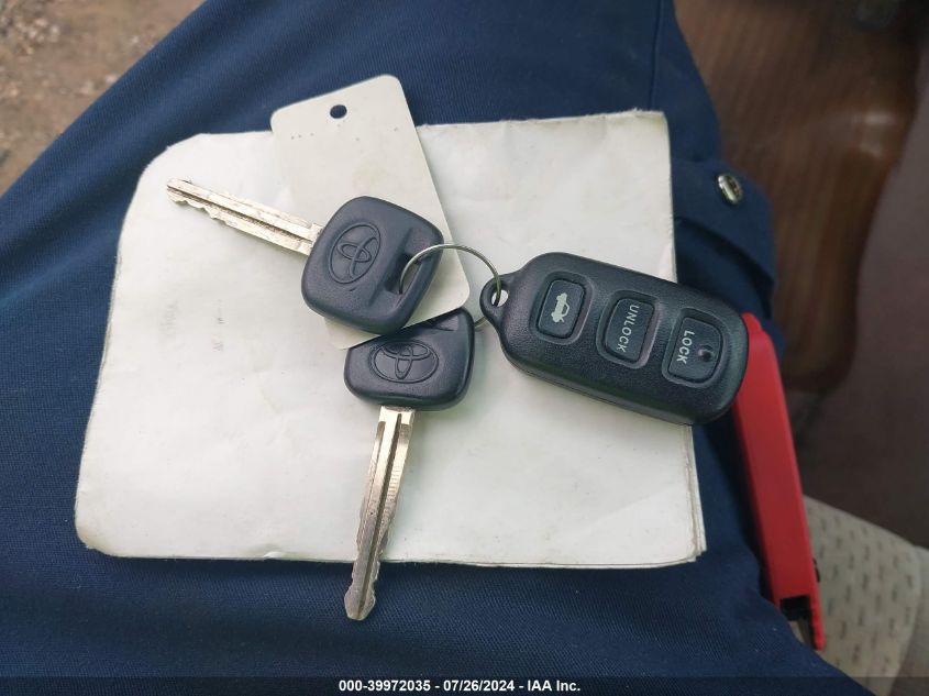 2004 Toyota Camry Le VIN: 4T1BE32KX4U270714 Lot: 39972035